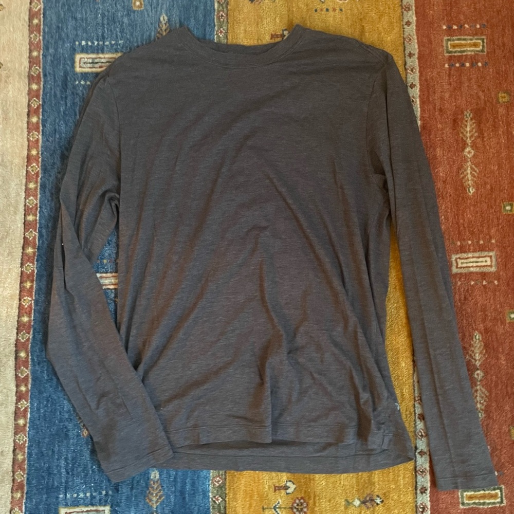 Lululemon Gray Long Sleeve Shirt